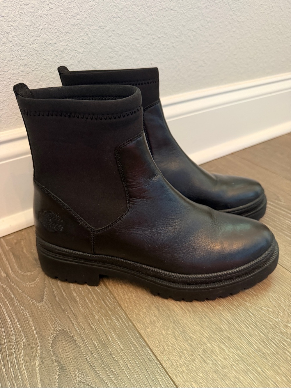 Harley-Davidson Women's Lenora Black Leather Chelsea Boots Size 8.5M Lug Sole